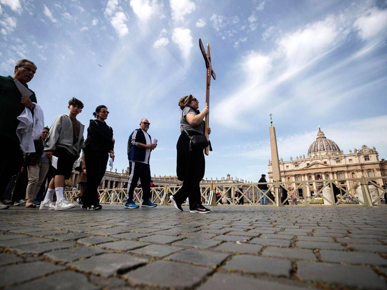 Empleados laicos del Vaticano denuncian congelación salarial desde 2008