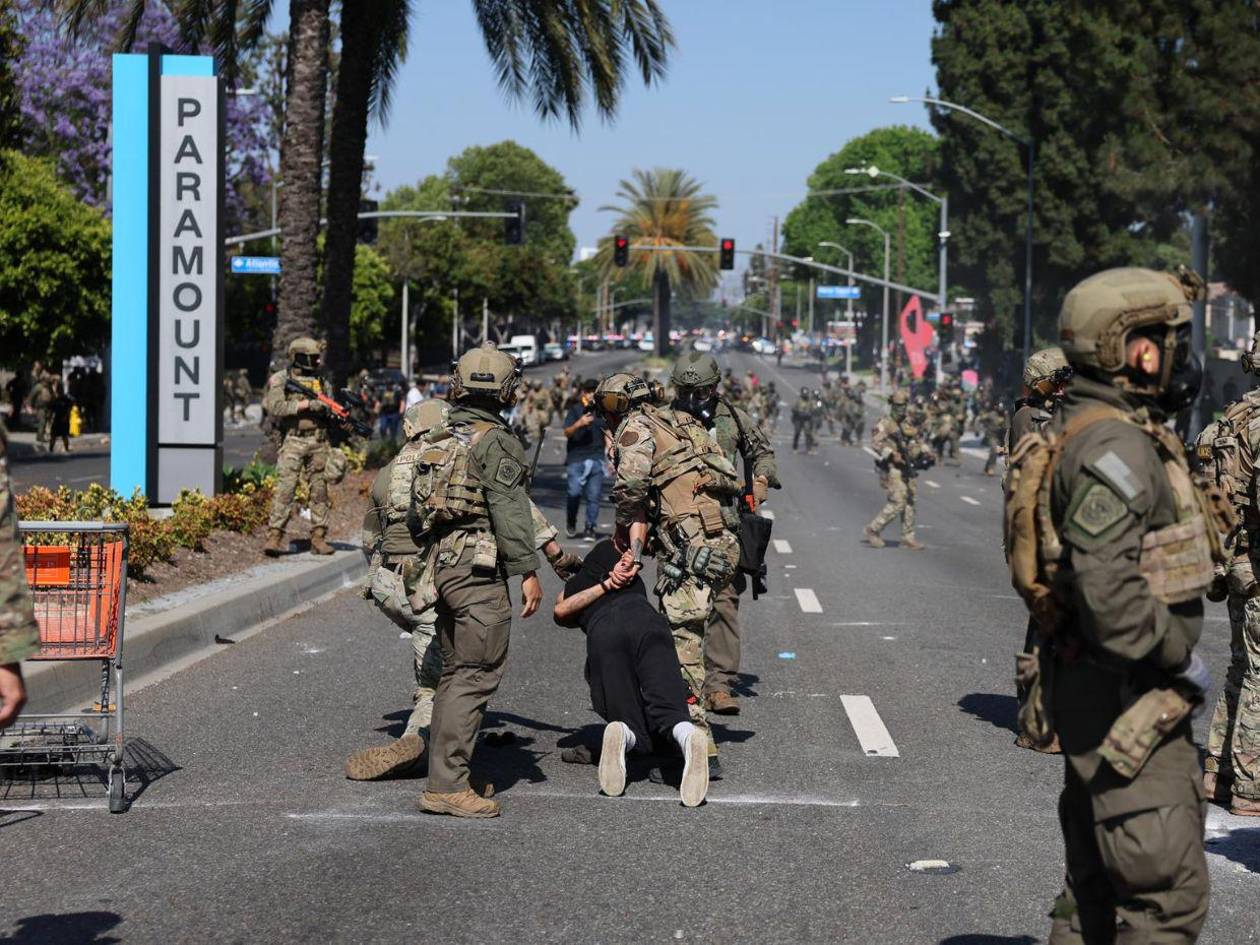 Enfrentamientos y caos en Los Ángeles por masivas redadas de ICE