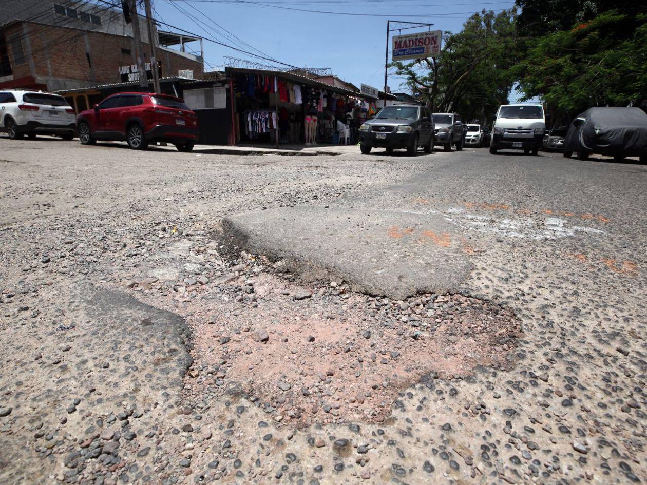 Vecinos de la Kennedy exigen reparación de calles en mal estado