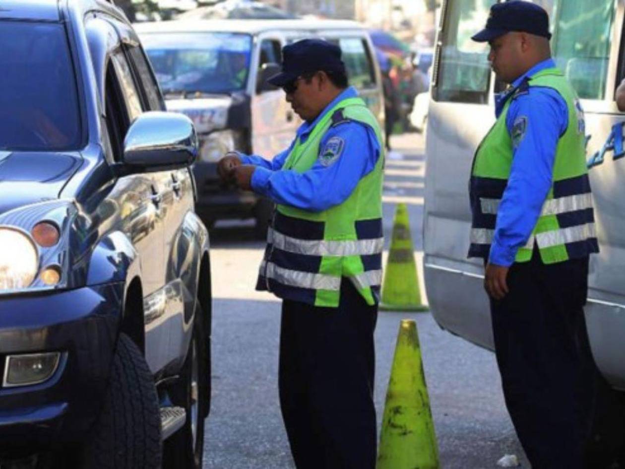 La Policía advierte de sanciones por uso de sonido excesivo en vehículos