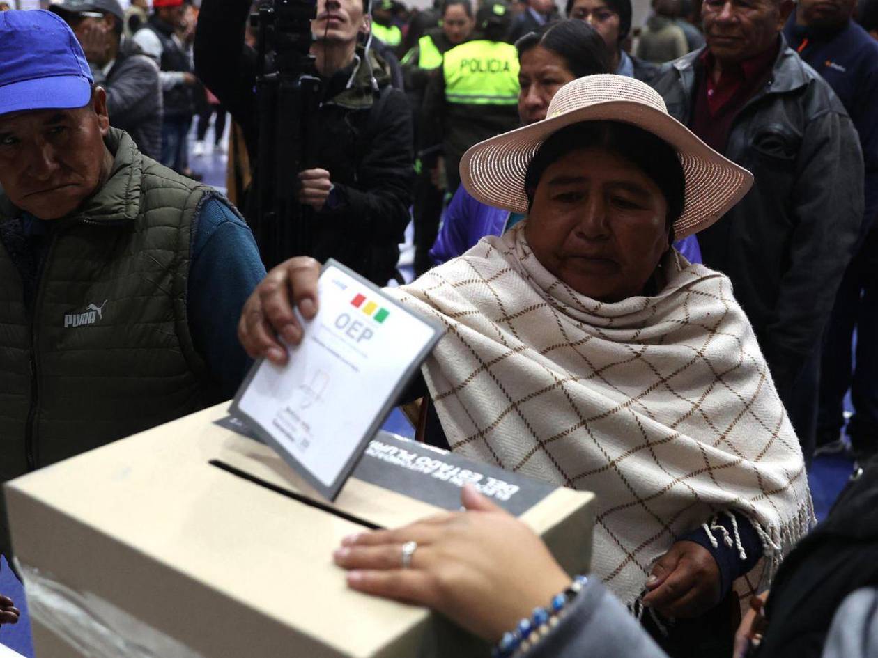 Inicia la jornada de votación en las elecciones presidenciales de Bolivia