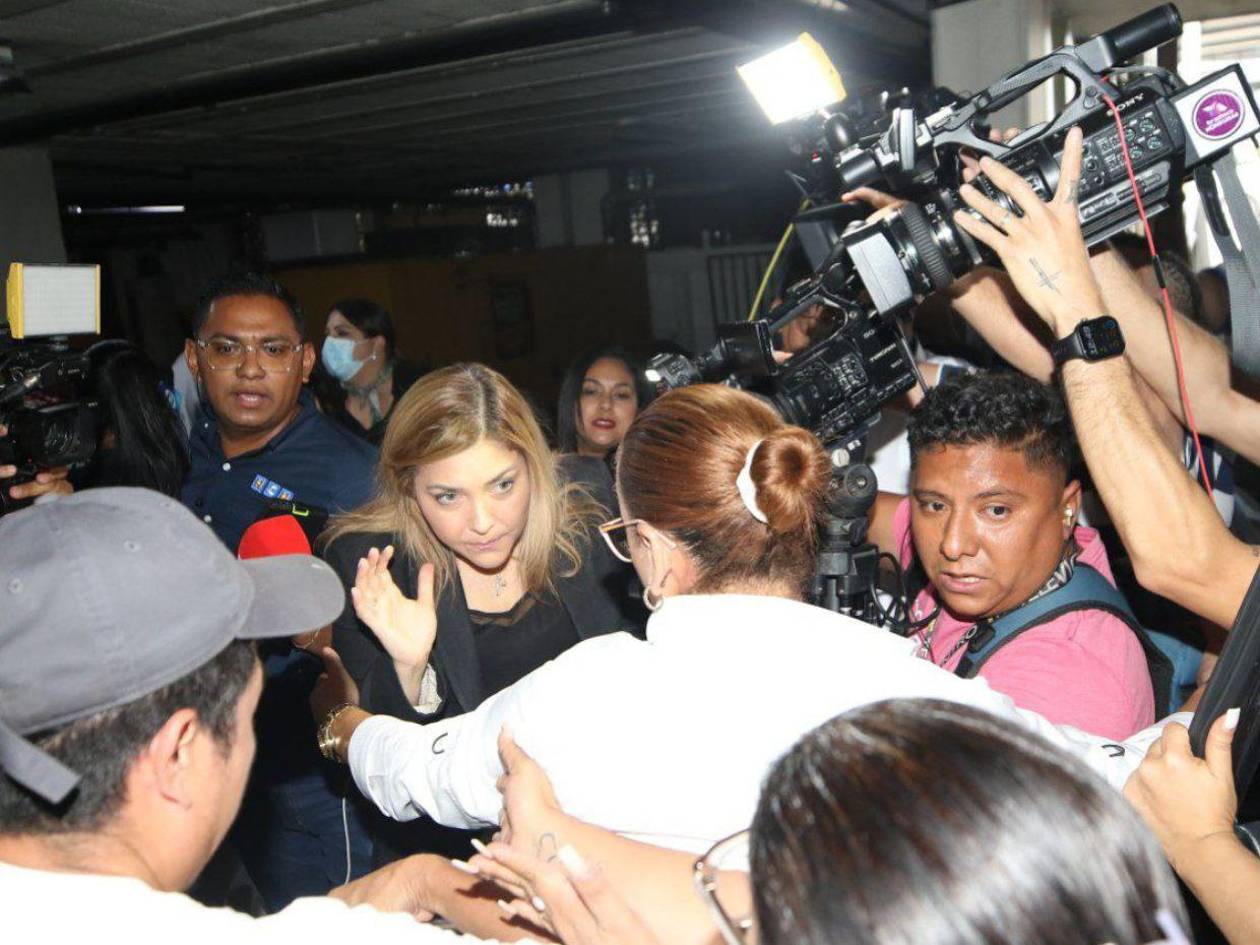 Ana Paola Hall entrega al CN su renuncia y se reintegra al pleno del CNE