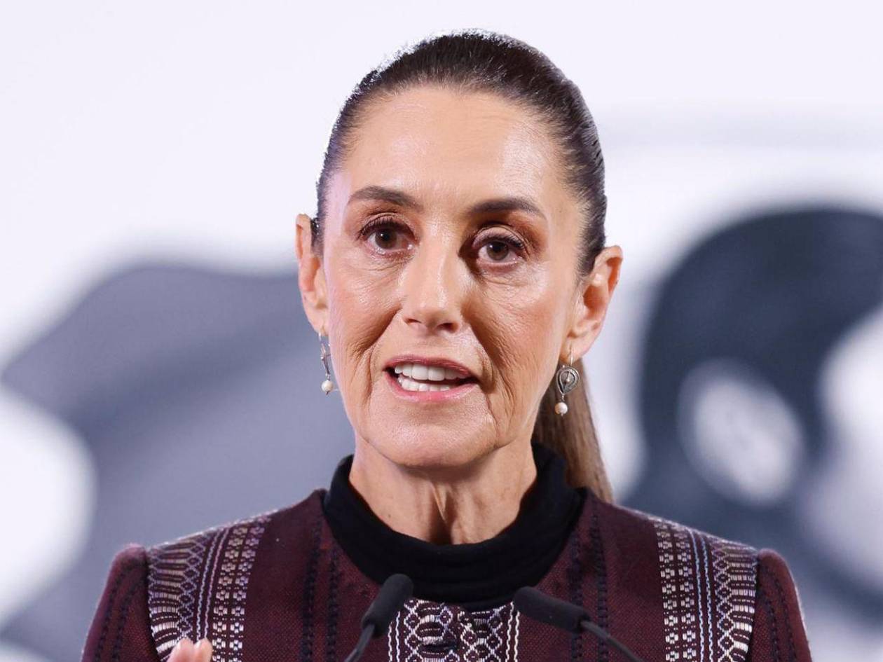 Sheinbaum lamenta muerte de seis mexicanos en accidente aéreo en Filadelfia