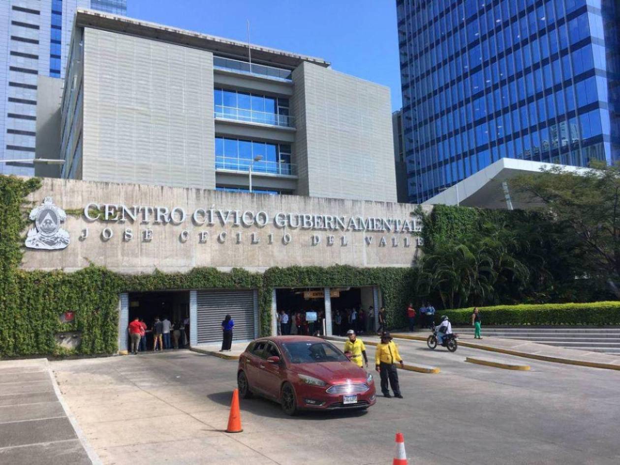 ¿Trabajan los empleados públicos este lunes 21 de abril tras la Semana Santa?