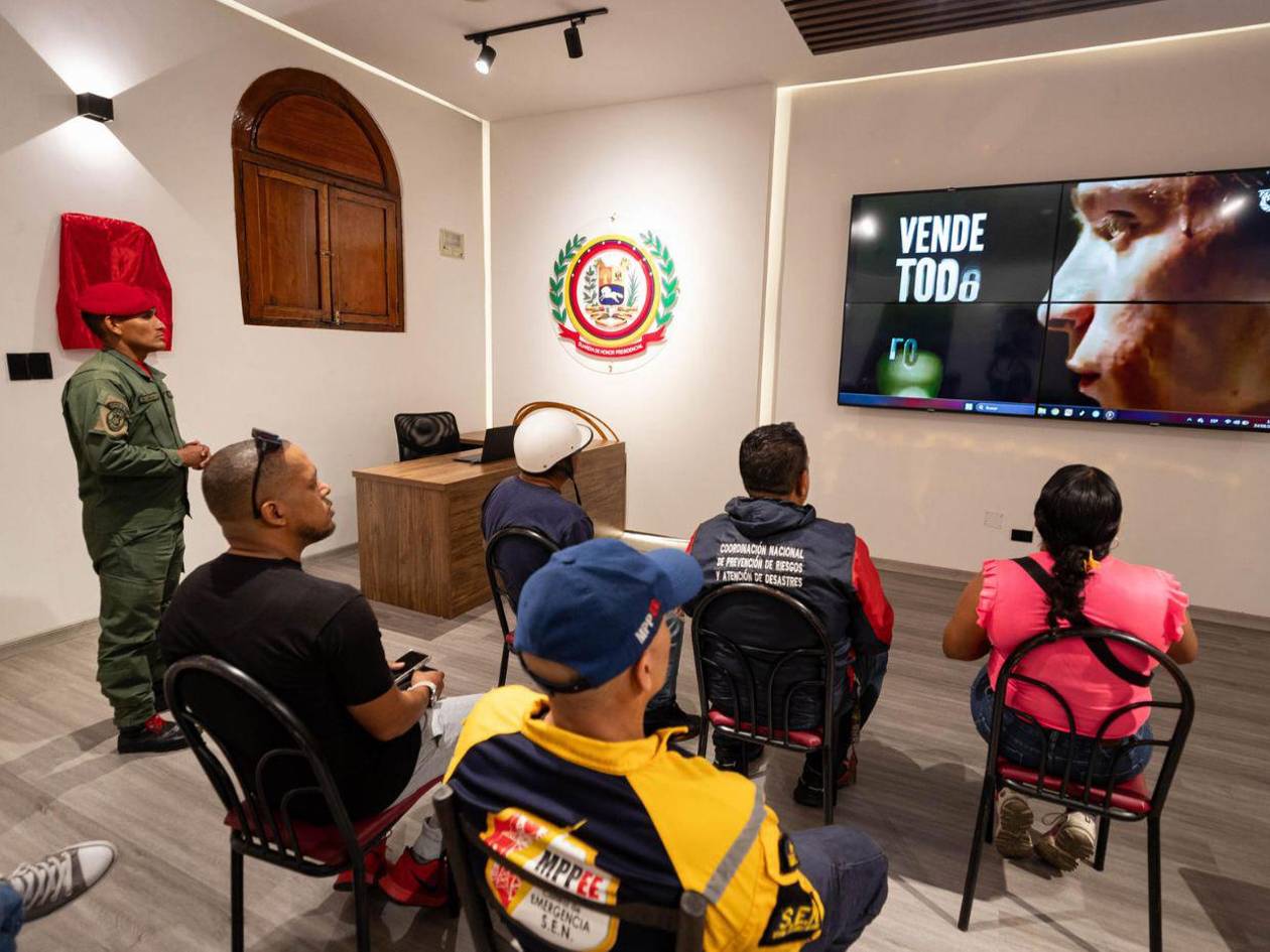 Tumba de Hugo Chávez albergó registro de milicianos de Maduro