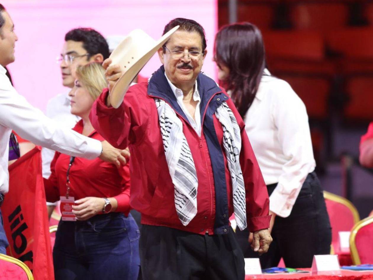 ‘Mel’ Zelaya en asamblea de Libre: Rixi los va a gobernar los próximos cuatro años
