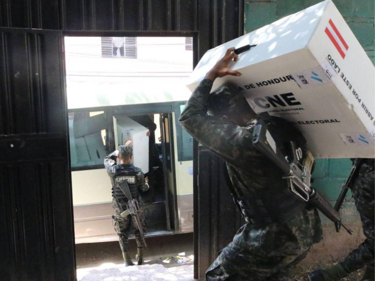 Rechazan campaña de las Fuerzas Armadas defendiendo su labor en las elecciones