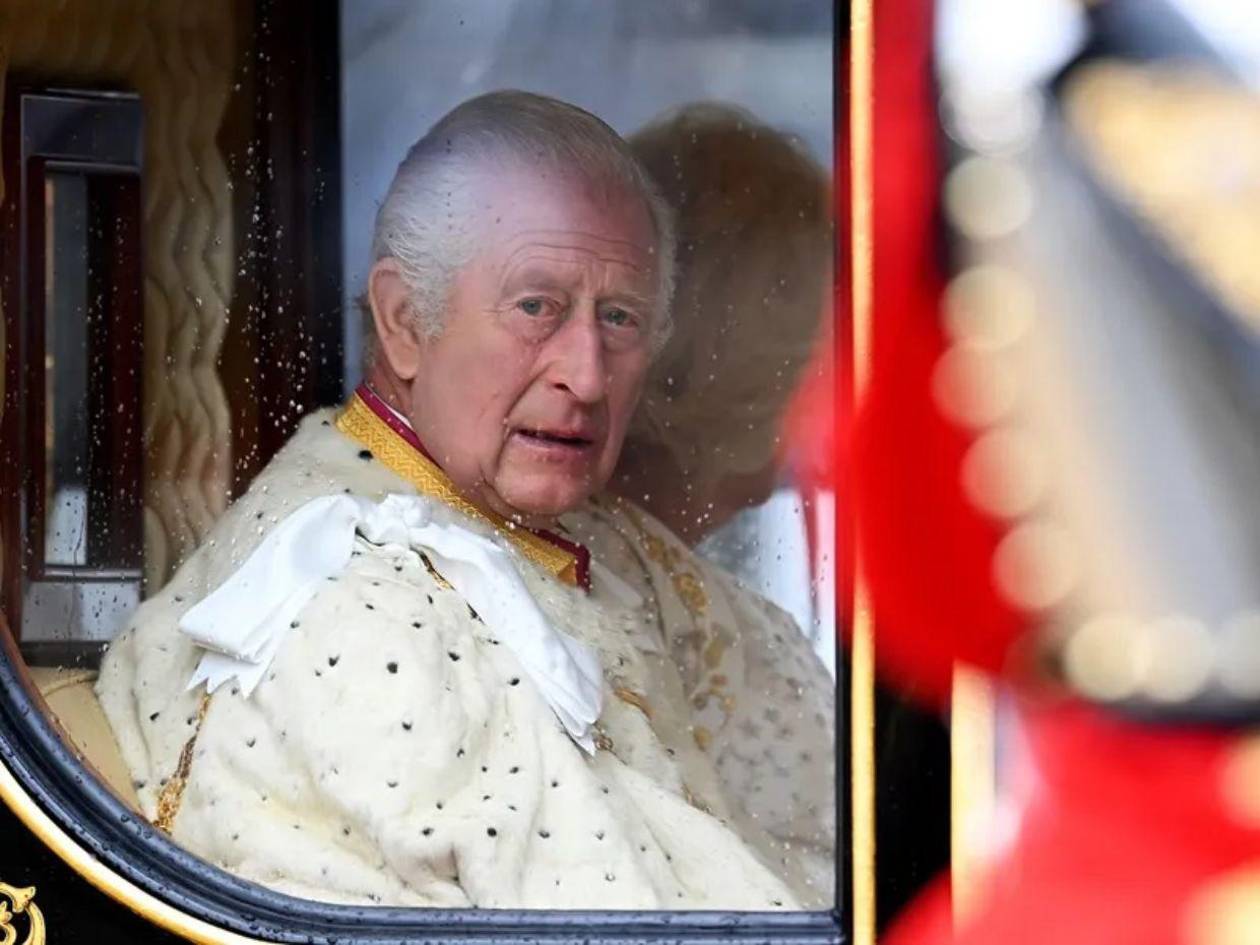 ¿Quién asistirá al funeral del papa Francisco en representación del rey Carlos III?