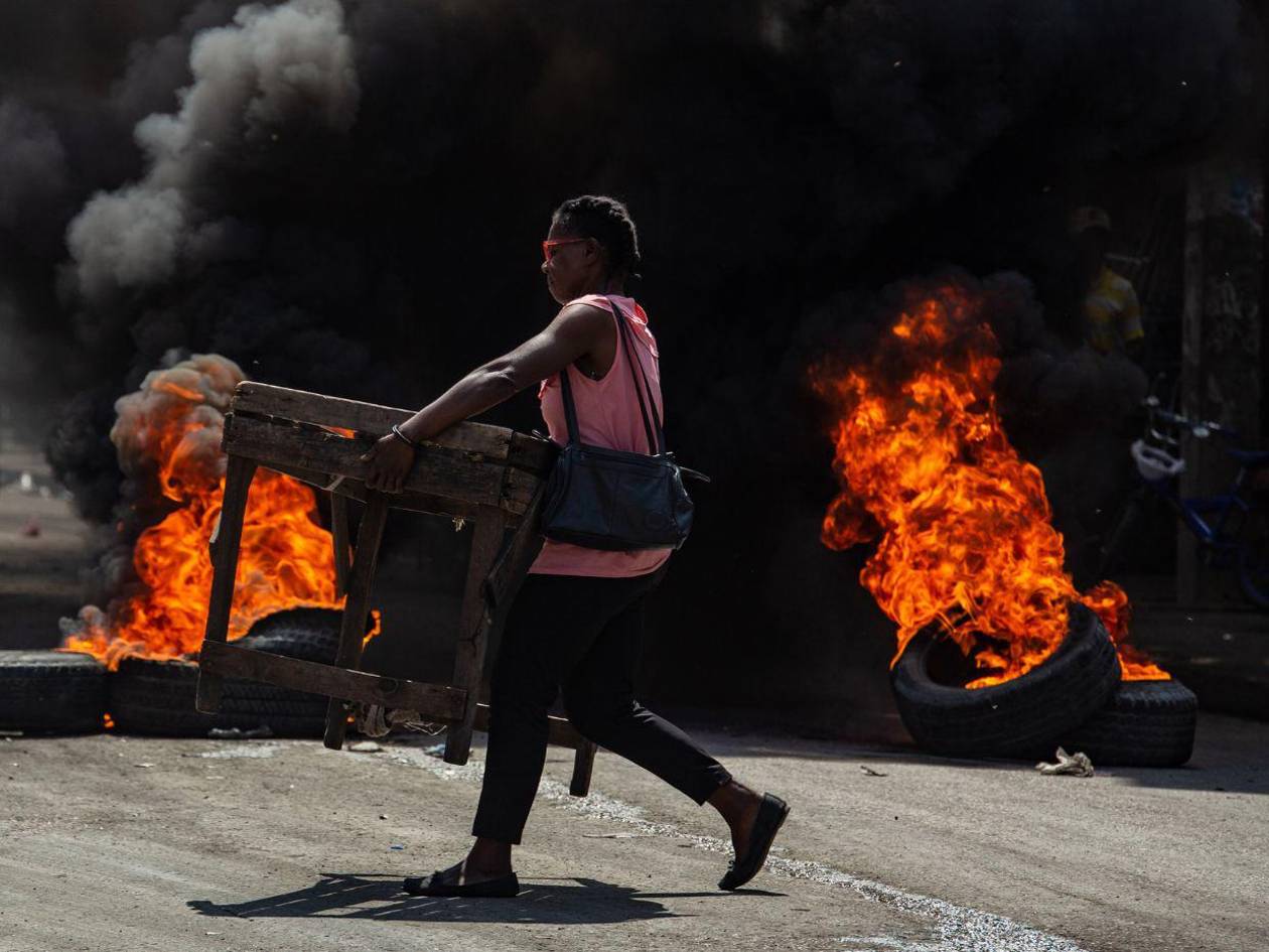 Bandas armadas irrumpen en una prisión en el centro de Haití y liberan presos
