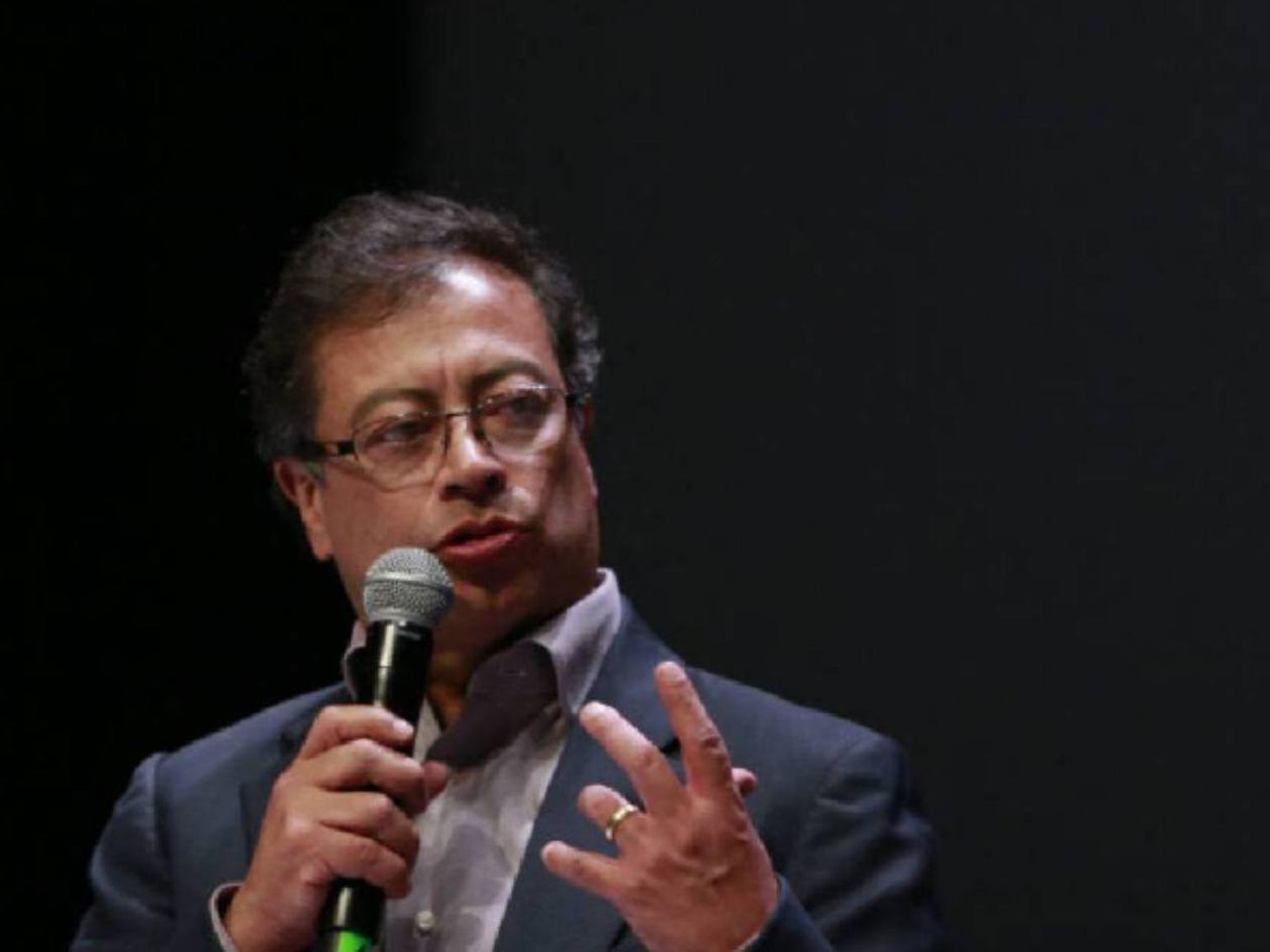 Petro responde a Trump y dice que en Colombia hay 15,660 estadounidenses establecidos de “manera irregular”