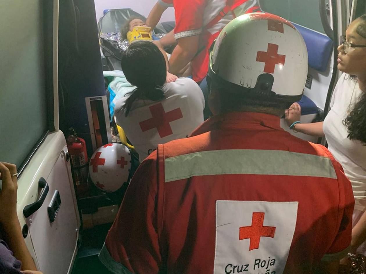 Abrazó a los niños y cuando los sacaron ella expiró: víctima se aferró a sus nietos durante accidente