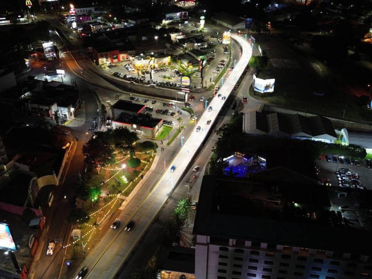 Más de 15,000 vehículos ya utilizan el paso elevado del bulevar Juan Pablo II