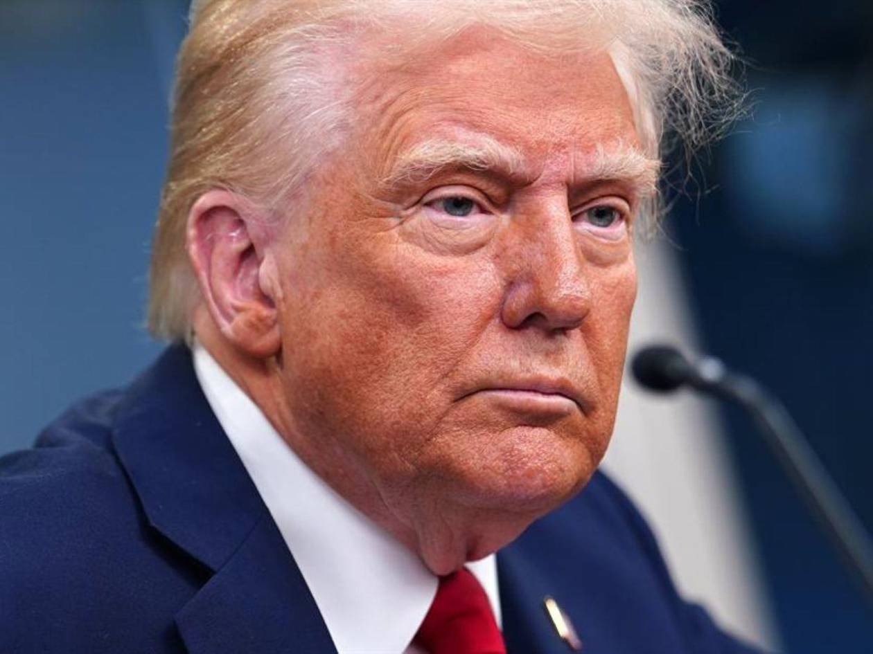 Trump culpa al helicóptero y a cuotas de diversidad de Obama y Biden de la colisión aérea