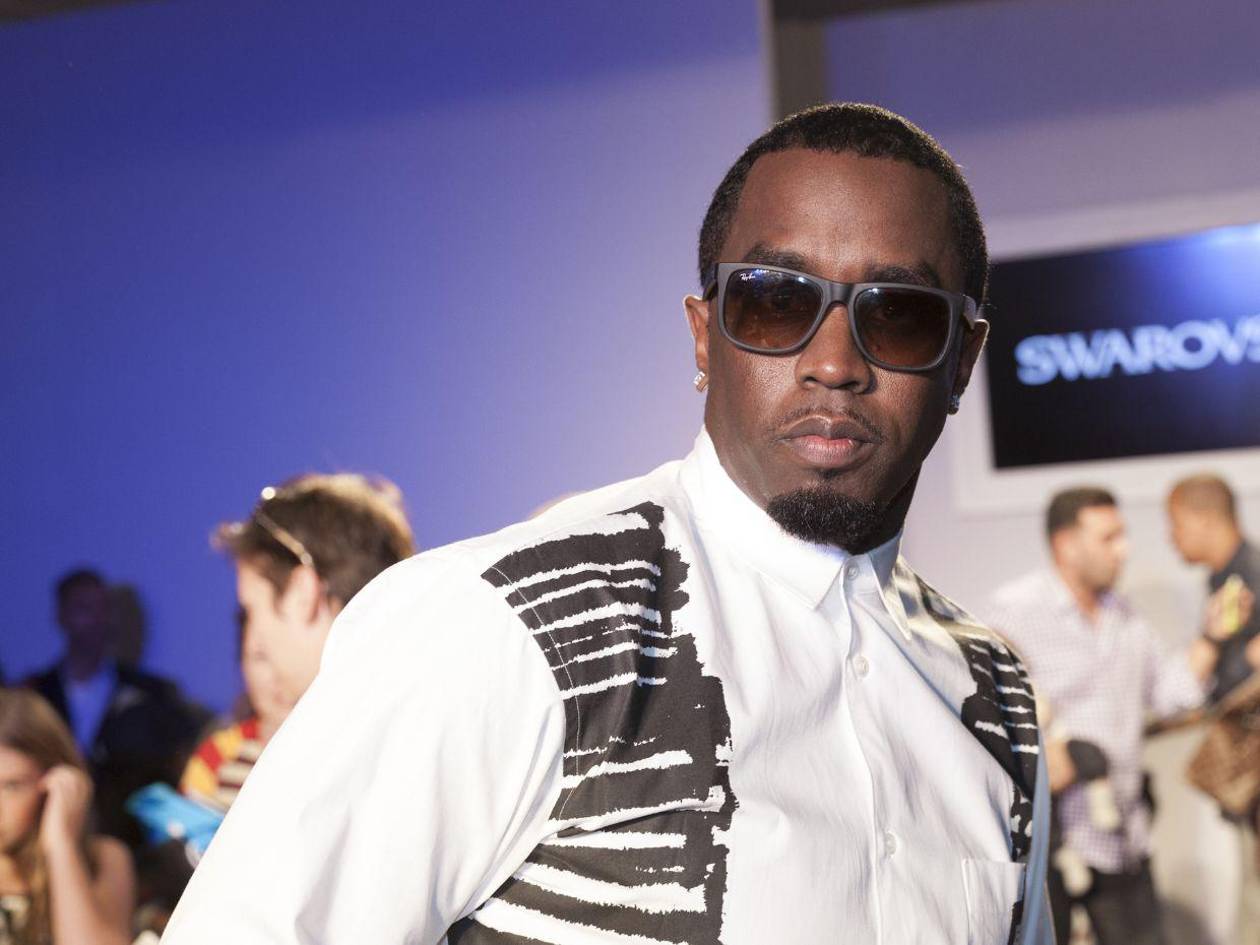 Exnovia de Diddy asegura que la fiscalía la presionó para presentarse como “víctima”
