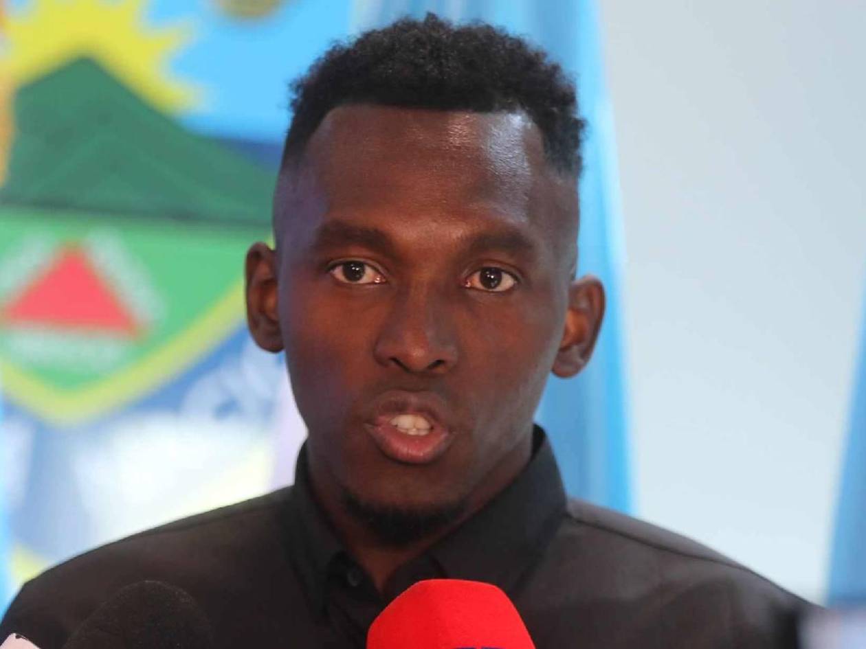 Alberth Elis sale al paso tras polémica de Luis Palma y defiende a Rubilio por acto de racismo