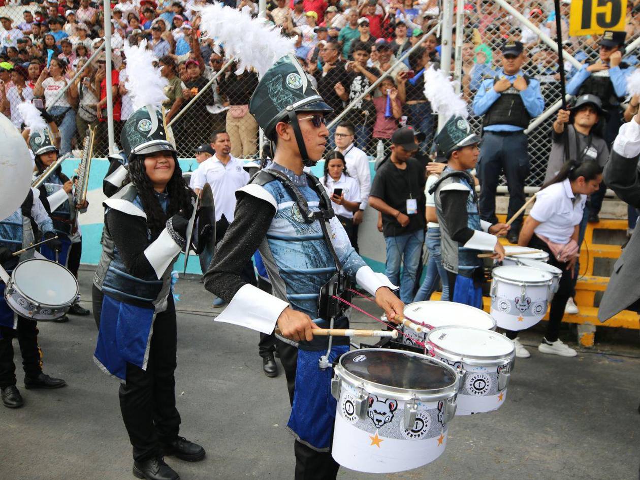 78 colegios participarán en desfile del 15 de septiembre en el Estadio Nacional