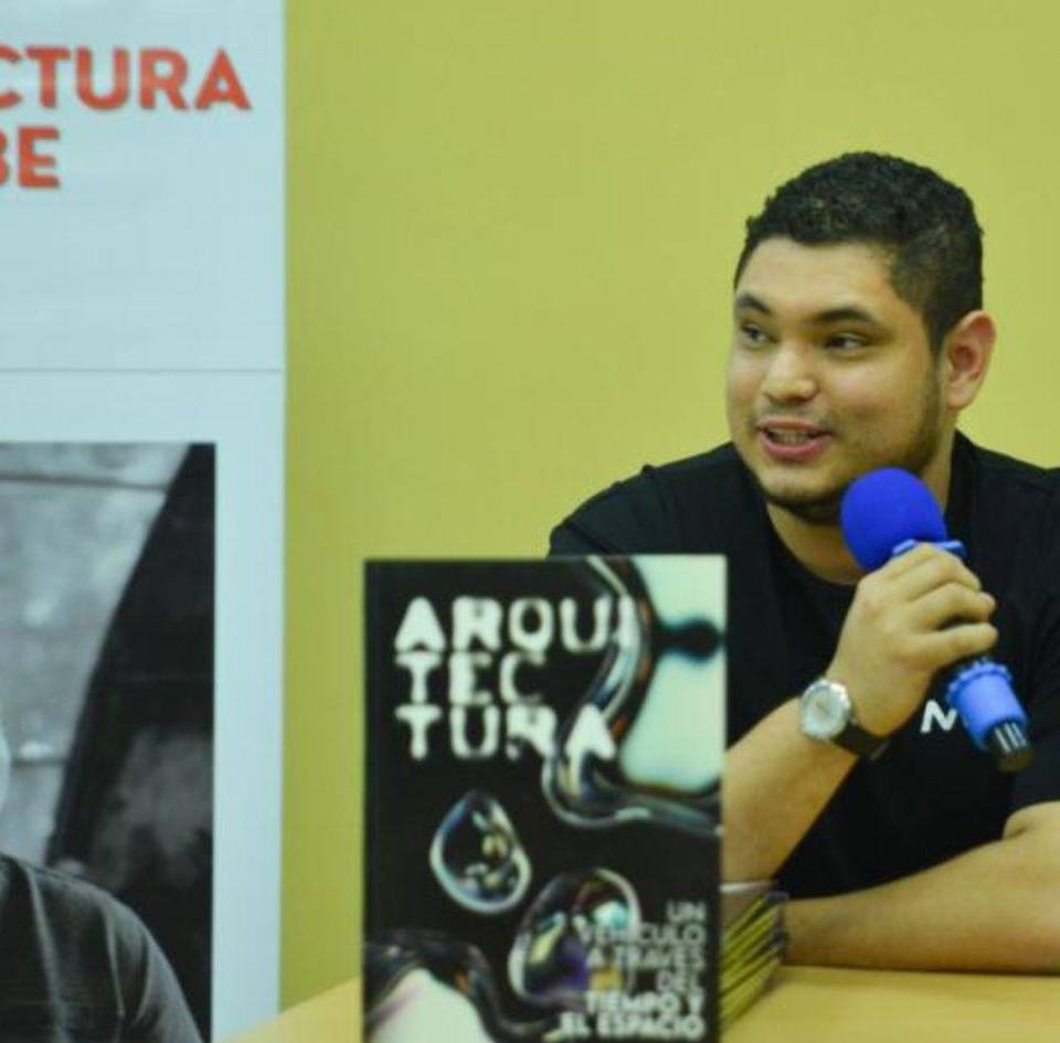 El arquitecto Max Medina logró desarrollarse profesionalmente sin migrar a otro país.