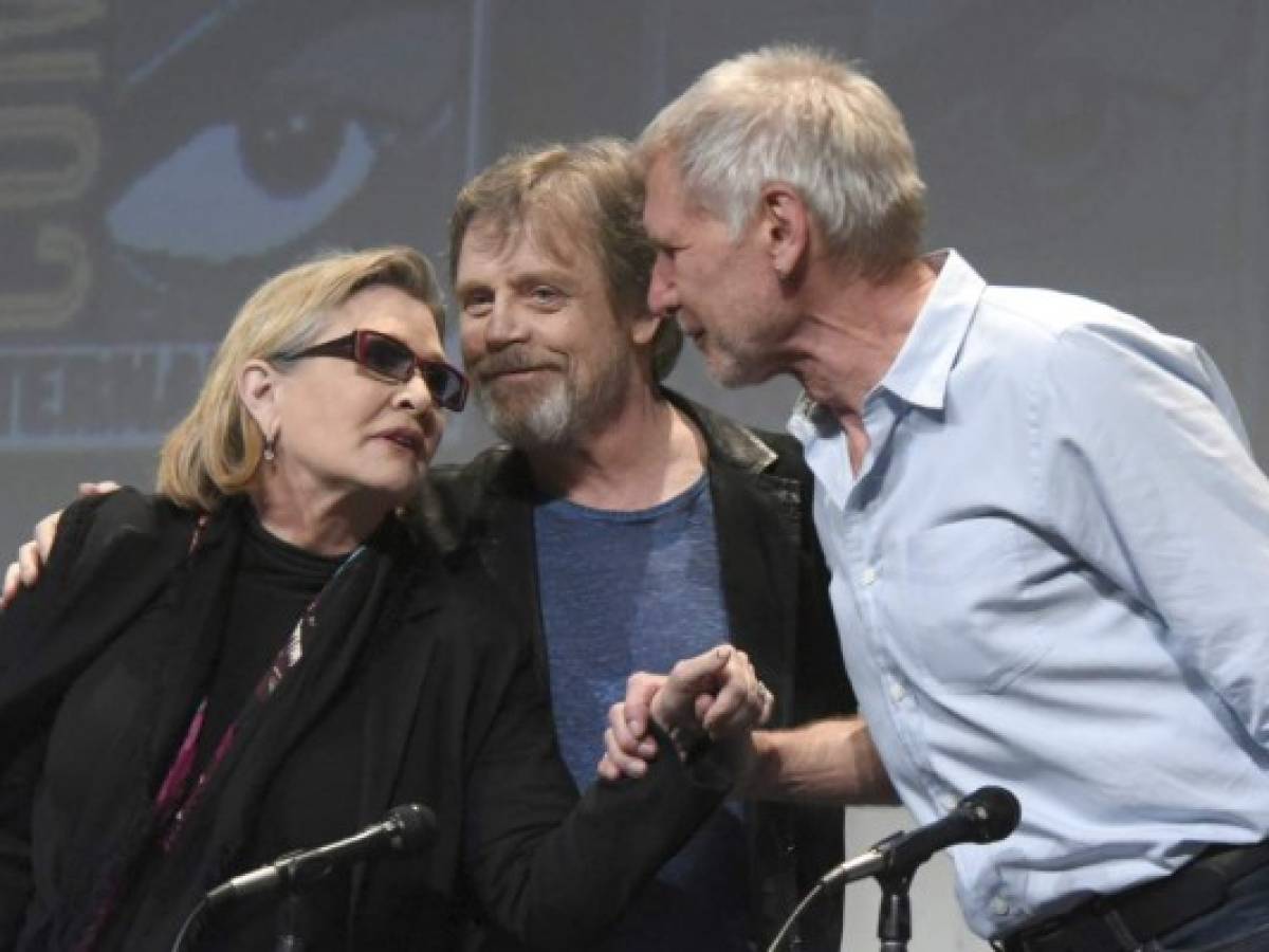 El actor explicó que el éxito de la obra más popular de George Lucas dio pie a una relación única con Fisher, su hermana en la ficción. Foto AP.