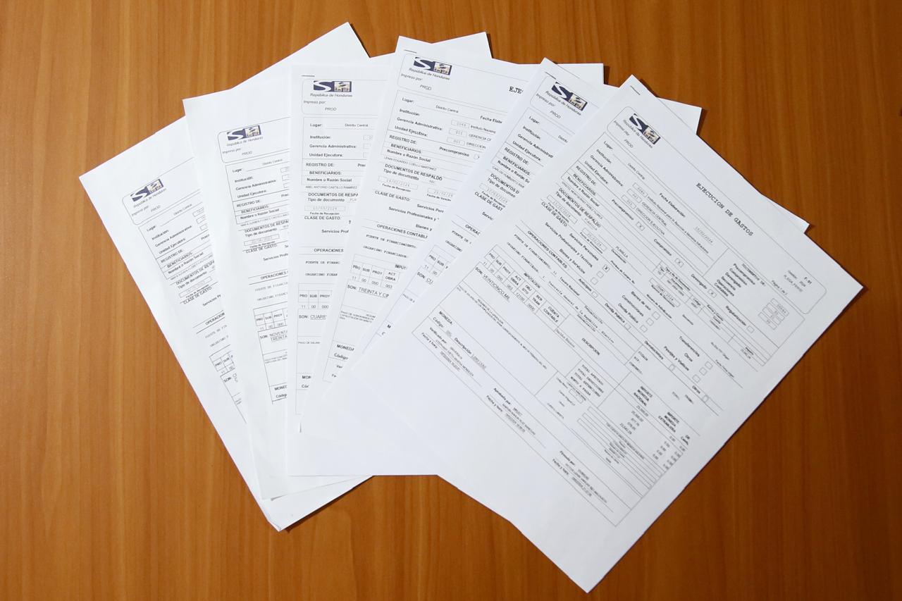 $!La Unidad Investigativa de EL HERALDO Plus recopiló cada uno de los pagos que se le han realizado a familiares de la directora del INAMI, Ninfa Flores