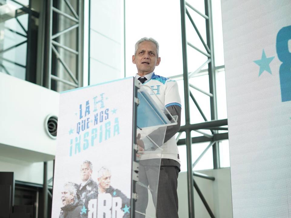 En vivo: Reinaldo Rueda se puso la camisa de Honduras y confirmó su cuerpo técnico