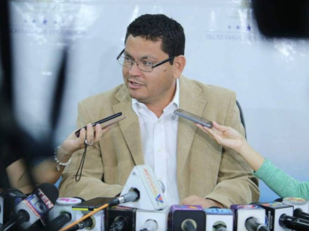 Marlon Escoto cuestiona el mal manejo de la UNA por la Comisión Interventora