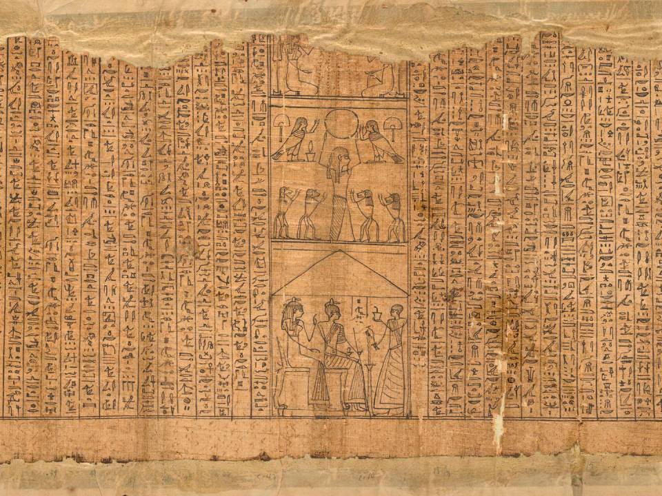 Un trozo del Papiro de Pasherashakhet, parte de varios pergaminos funerarios del antiguo Egipto hoy exhibidos.