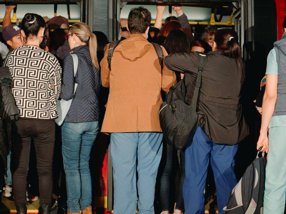 TransMilenio, una red de autobuses rápidos en Bogotá, tiene unos 2 millones de usuarios al día.