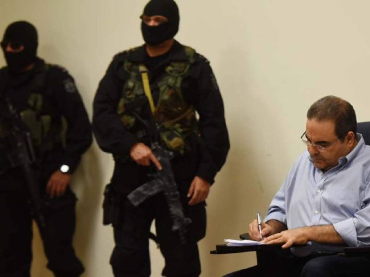 Expresidente salvadoreño Saca afrontará en prisión proceso judicial por corrupción  