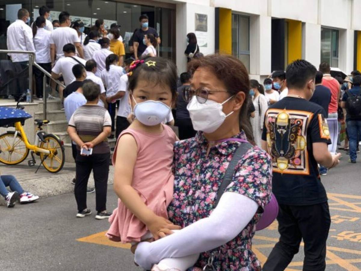 Hong Kong endurece restricciones ante avance de cuarta ola de covid-19