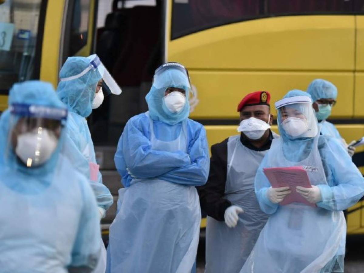 Más de 630 muertos por nuevo coronavirus, incluyendo al médico que lanzó la alerta