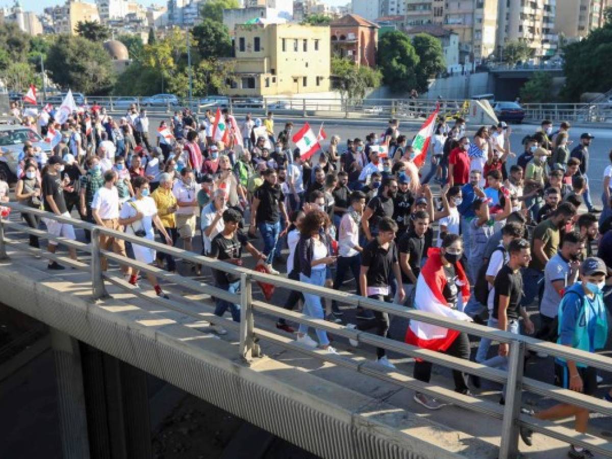 Los libaneses salen a la calle por el primer aniversario de su 'revolución'