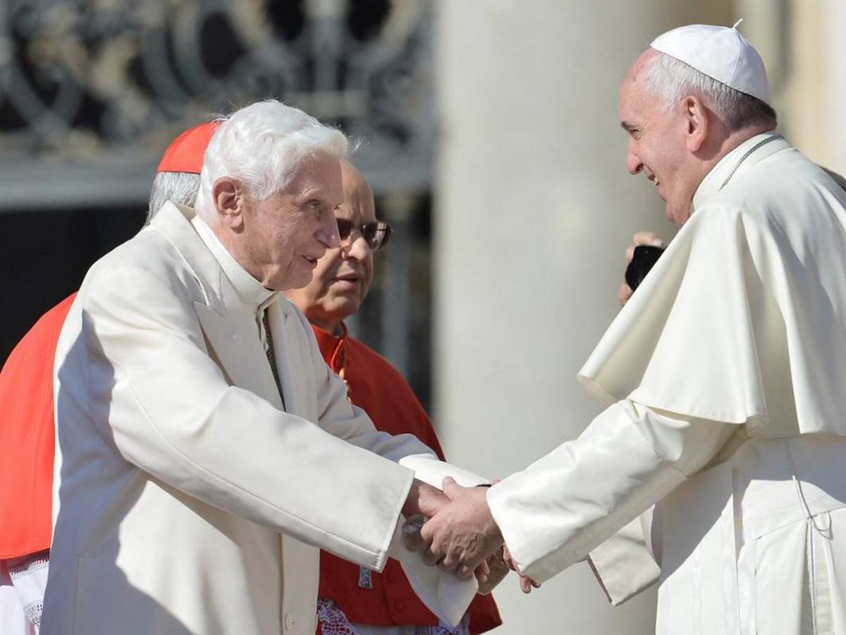 Francisco presidirá el 5 de enero el funeral de Benedicto XVI