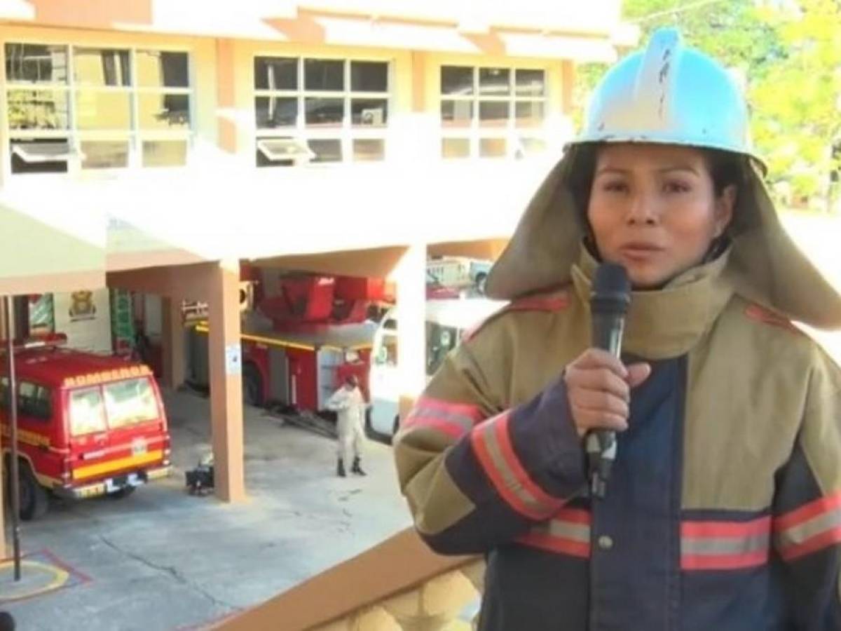 La joven cuenta con 17 años de experiencia en actividades bomberiles en Honduras.