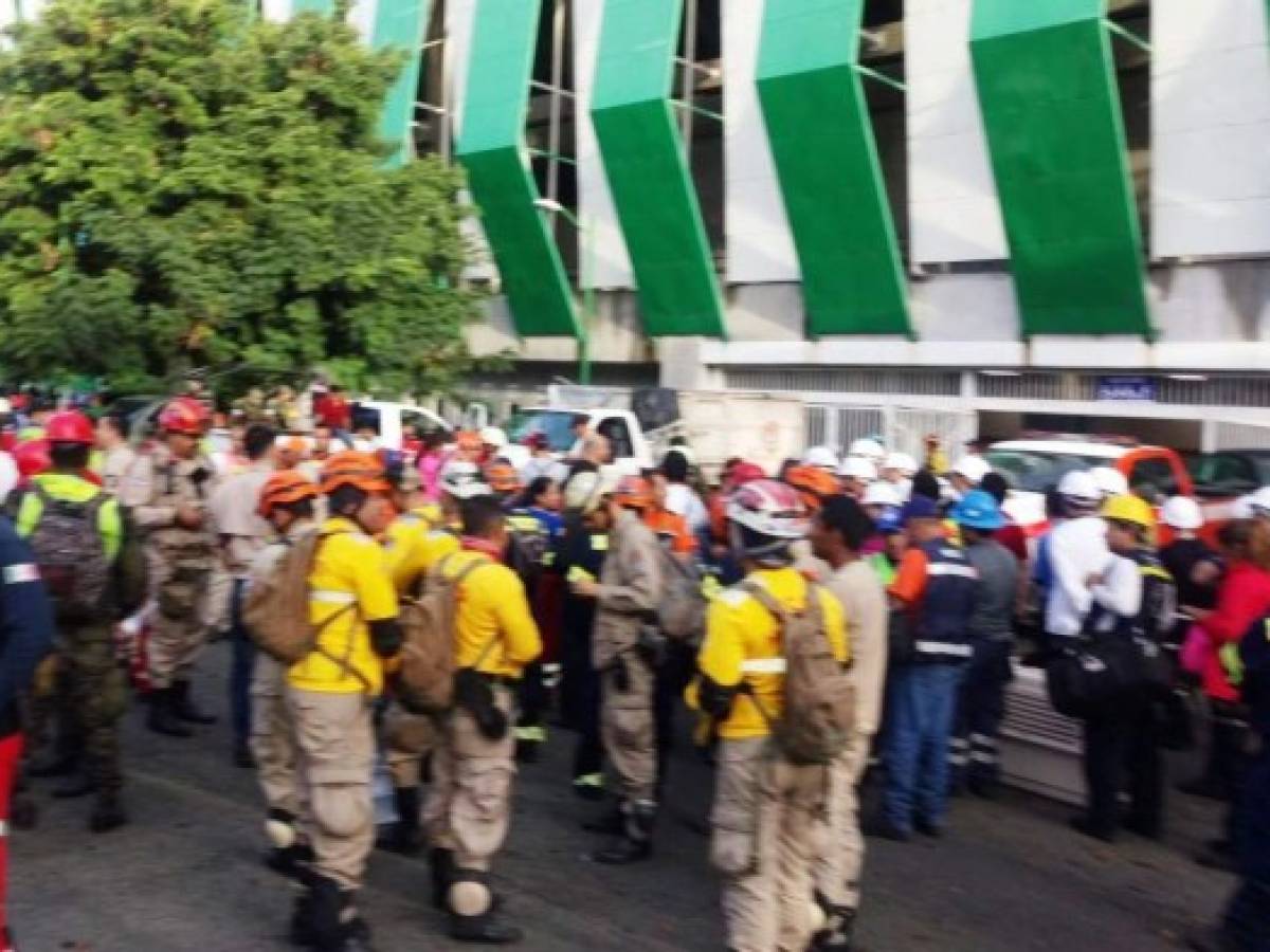 Rescatistas hondureños abandonaron estadio por nuevo sismo en México