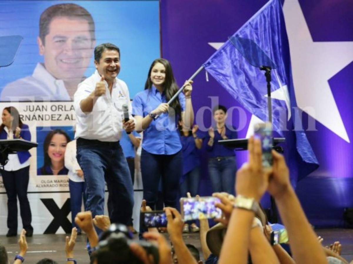 Juan Orlando Hernández da 'bienvenida' a sus contrincantes para las elecciones generales