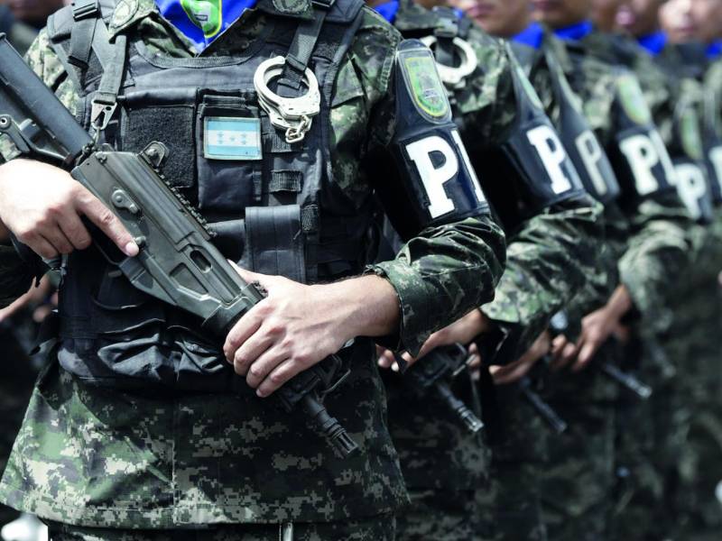 Por su formación, los militares son cuestionados en las tareas de seguridad interna, ya que cometen muchos abusos con los ciudadanos. E