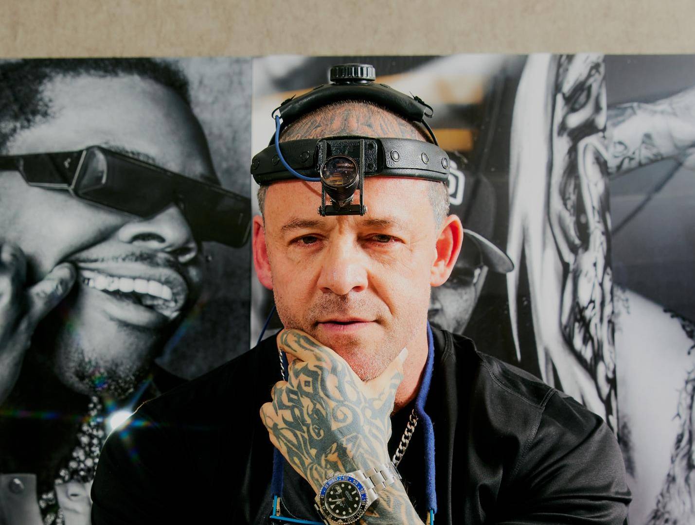 $!Thomas Connelly ha reconstruido la boca de los raperos Gunna y Lil Yachty, entre otros.