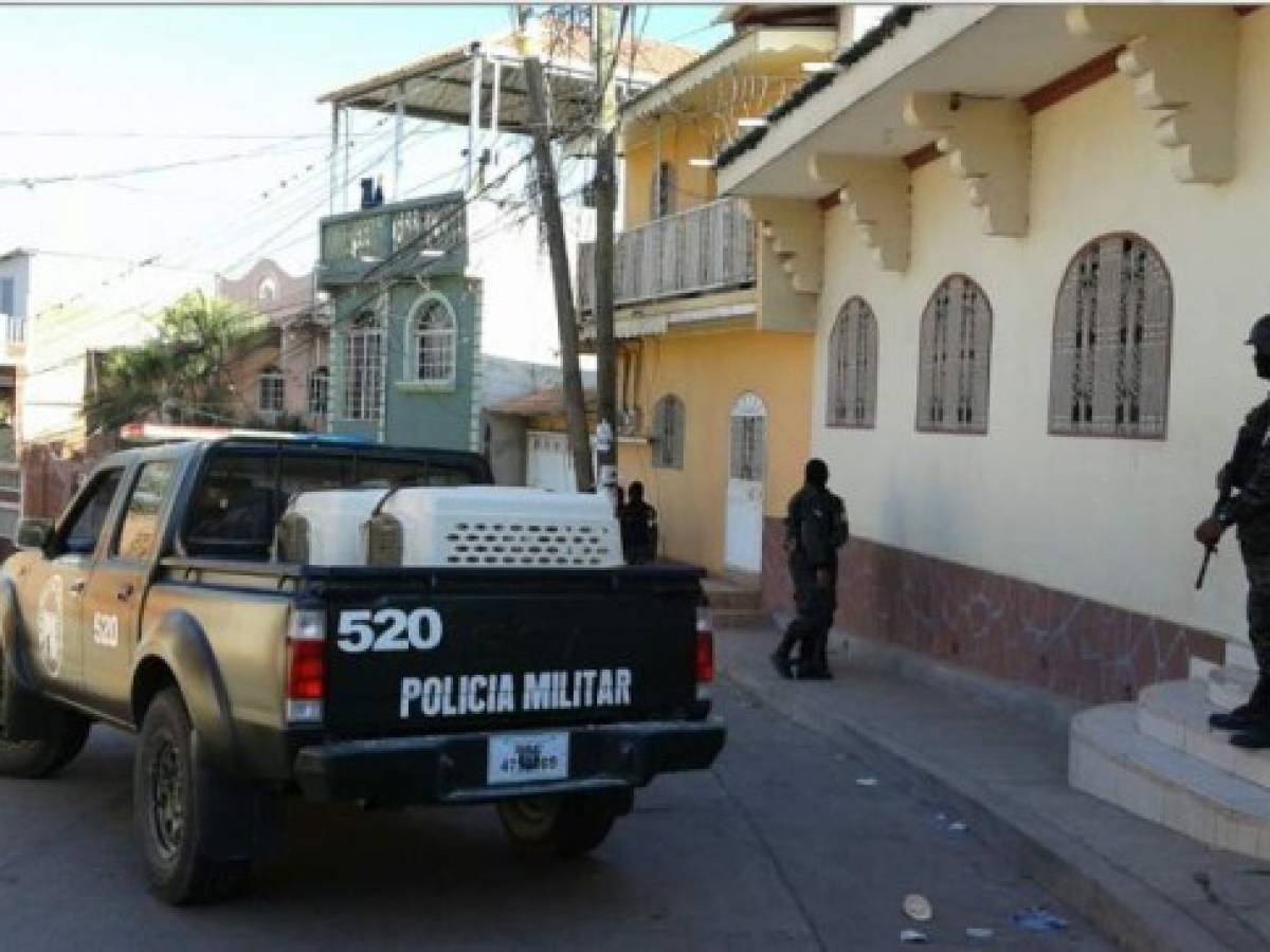 Allanamientos en una residencia de la colonia San Miguel de la capital de Honduras.