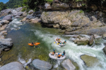 El rafting es uno de los deportes más extremos en el Río Cangrejal en el Parque Nacional Pico Bonito.