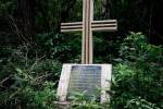 En el lugar se edificó un monumento donde se leen los nombres de las seis víctimas del accidente en San Matías.