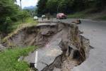 Así luce la carretera CA-11 que conduce hacia Copán Ruinas. La vía ya presentaba daños, pero las últimas lluvias aceletaron su deterioro.