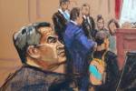 El exmandatario hondureño entró a la sala de la corte con su traje azul, acompañado de una sonrisa.