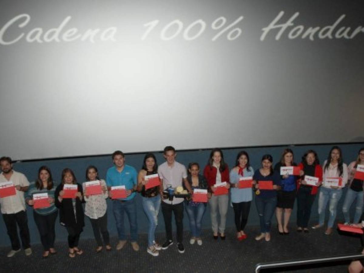 Fanáticos dieron la bienvenida al filme 'Cincuenta sombras liberadas'