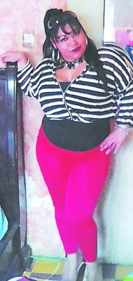 Frente a su hija y a varios pasos de su vivienda acribillan a una mujer