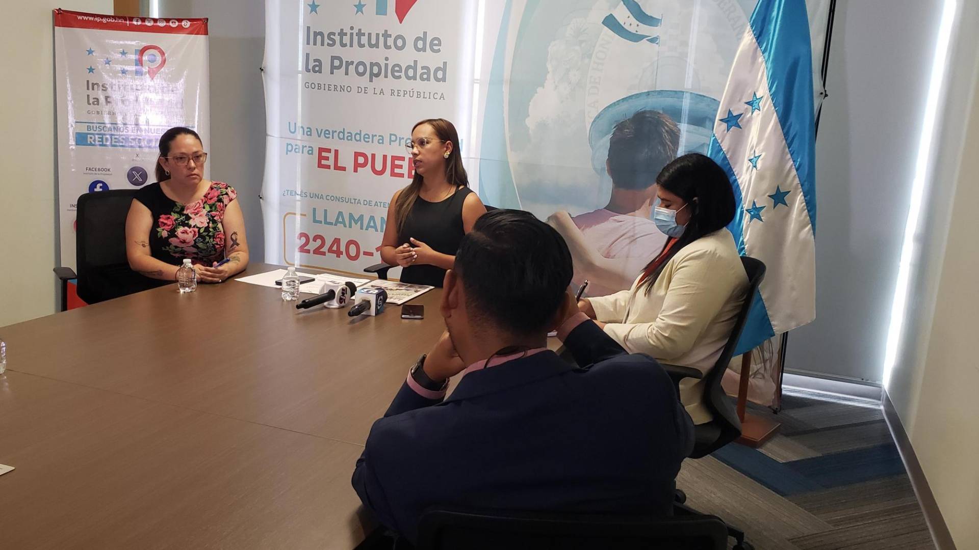 $!Lucy Salgado, directora del IP realizó una conferencia de prensa para aclarar algunas situaciones en relación a los empleados corruptos