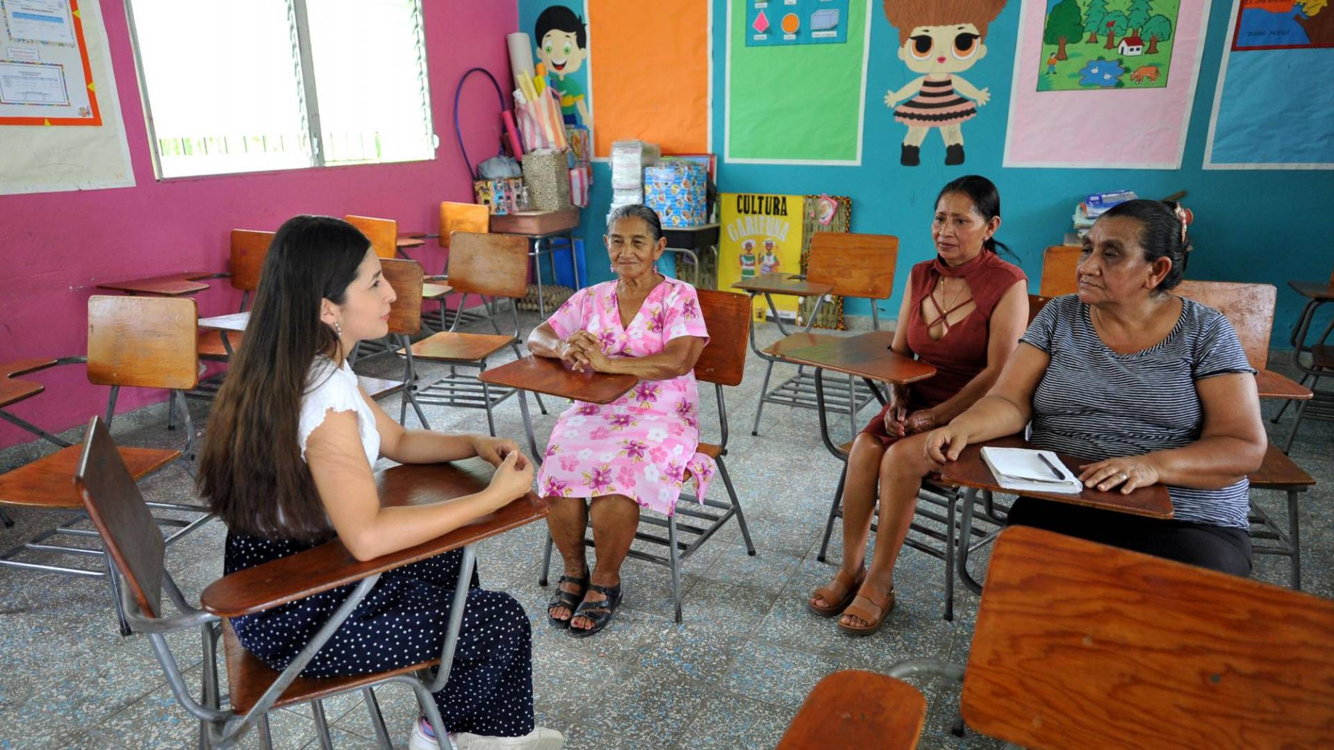 $!El municipio de Cane, en el departamento de La Paz, es uno de los declarados libres de analfabetismo. Estas mujeres fueron algunas de las que lograron aprender a leer y escribir en 2023.