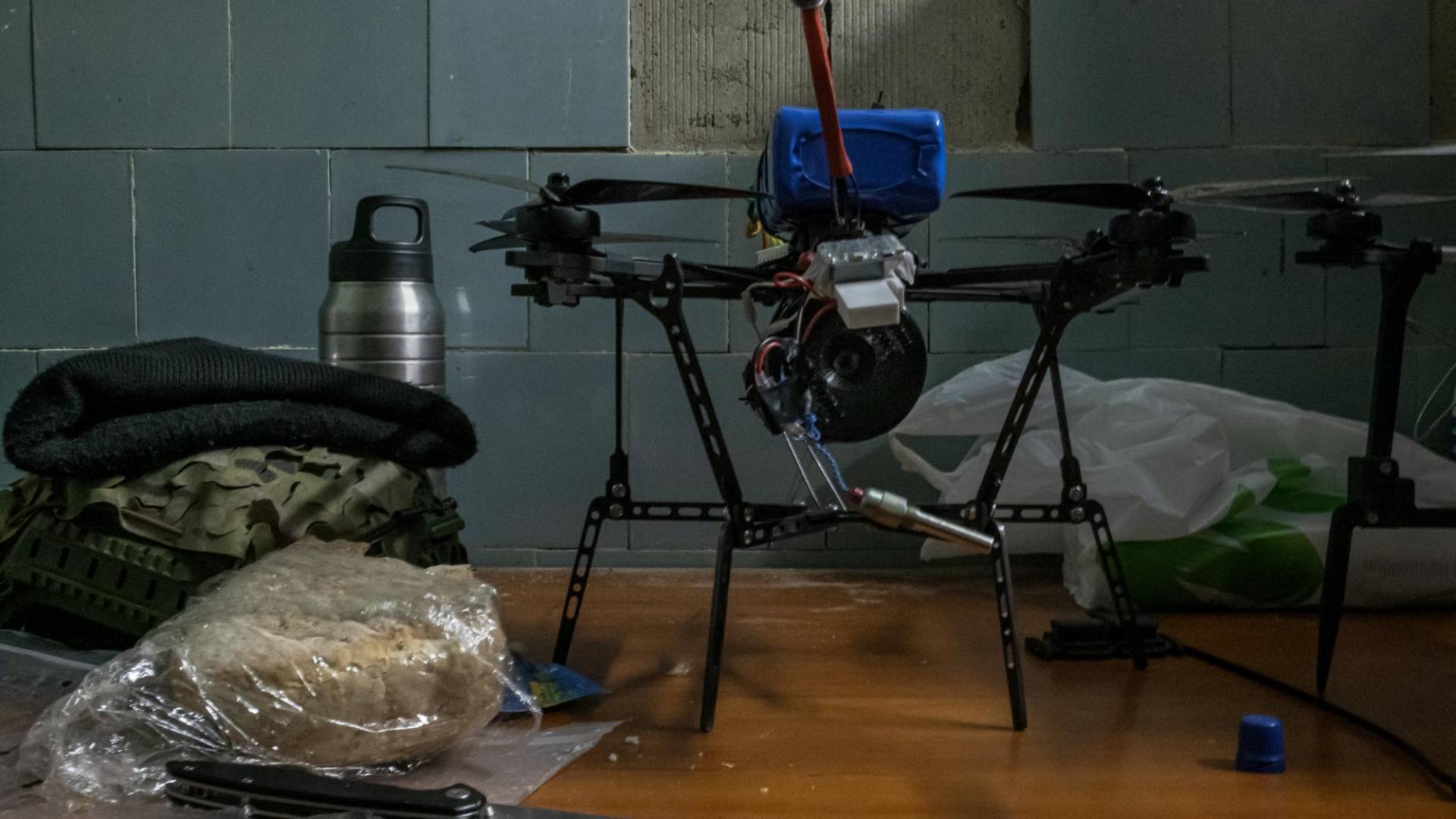 $!El uso intensivo de drones ha cambiado la naturaleza de la guerra en Ucrania, a menudo en detrimento de los tanques.