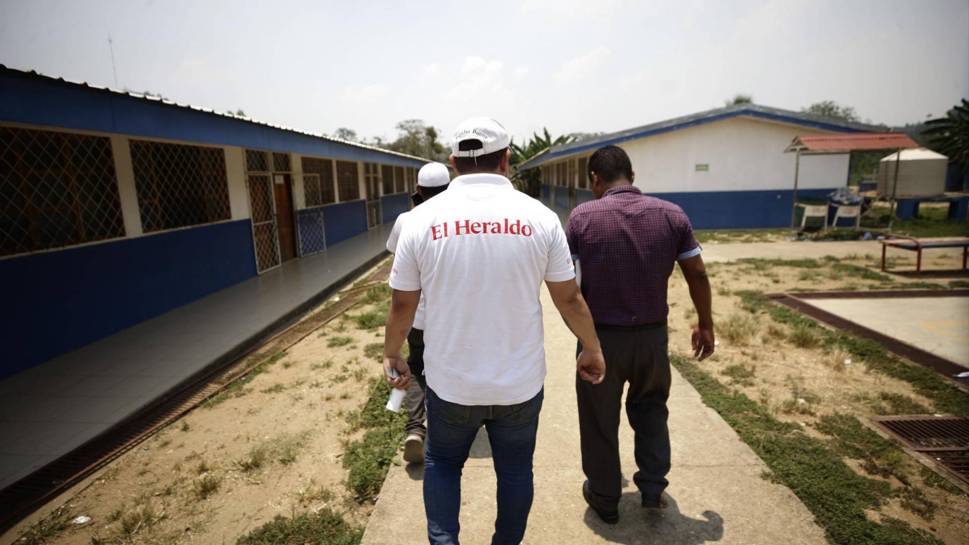 $!Luis Gómez, director del centro educativo San Andrés en Nicaragua, acompañó a la Unidad Investigativa de EL HERALDO Plus durante el recorrido.