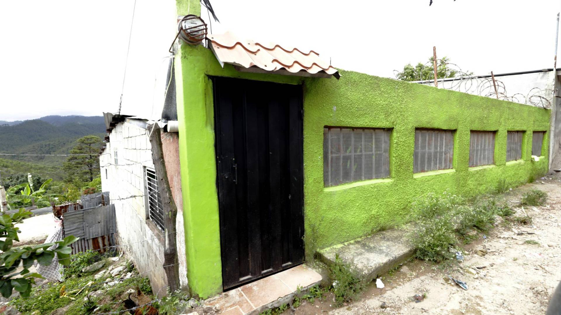 $!La vivienda en la colonia Mirador de Oriente tiene dos entradas, una peatonal y la otra vehicular