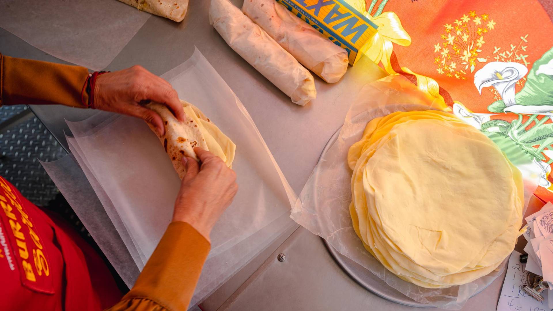 $!Los burritos “puristas” se hacen con una sola tortilla y un relleno.